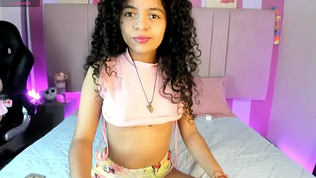 Snapshot of Winnifer_Gonzal chatting on 03-18-25, 04:07 Winnifer Gonzal online show from 03-18-25, 04:07