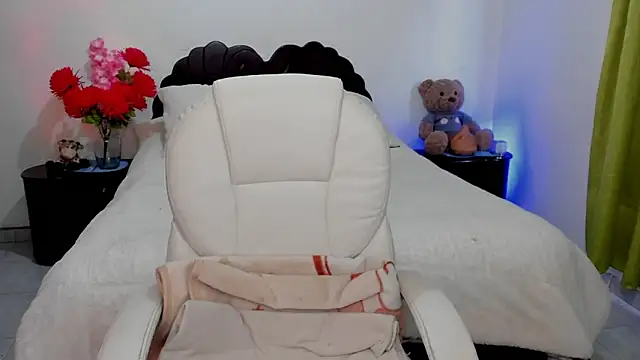 emilydolshe2 online show from 02-10-26, 02:27