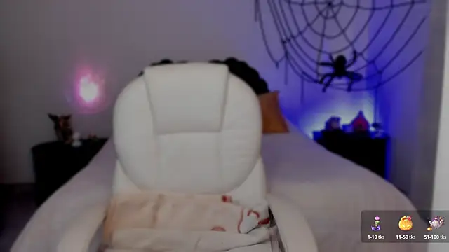 emilydolshe2 online show from 10-31-25, 02:24