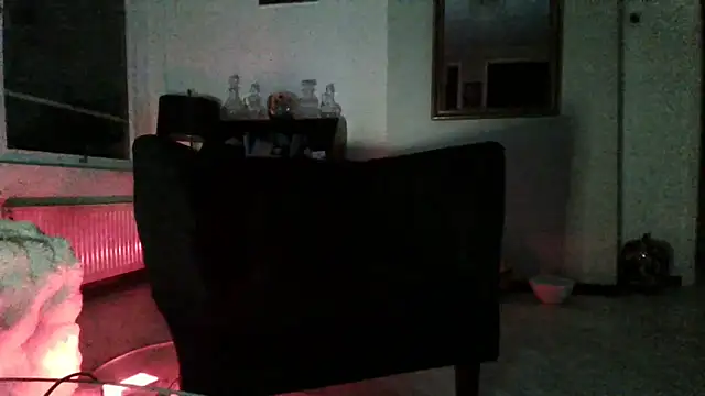 Snapshot of CharlotteVixxens chatting on 04-24-26, 02:57 CharlotteVixxens online show from 04-24-26, 02:57