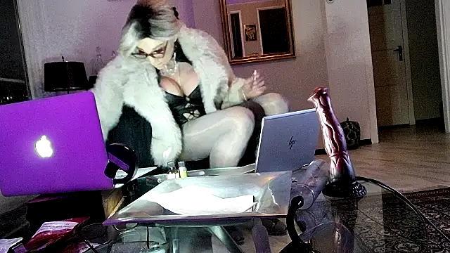 CharlotteVixxens online show from 11-06-25, 08:46