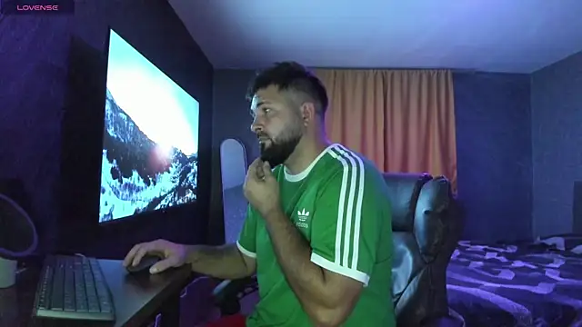 Snapshot of Eduu2322 chatting on 09-22-25, 08:48 Eduu2322 online show from 09-22-25, 08:48