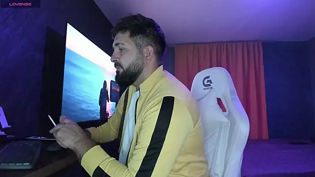 Snapshot of Eduu2322 chatting on 10-06-25, 08:20 Eduu2322 online show from 10-06-25, 08:20