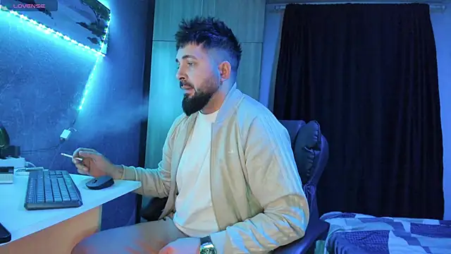 Snapshot of Eduu2322 chatting on 02-11-25, 11:01 Eduu2322 online show from 02-11-25, 11:01