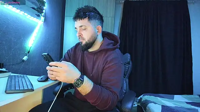 Snapshot of Eduu2322 chatting on 02-14-25, 10:36 Eduu2322 online show from 02-14-25, 10:36