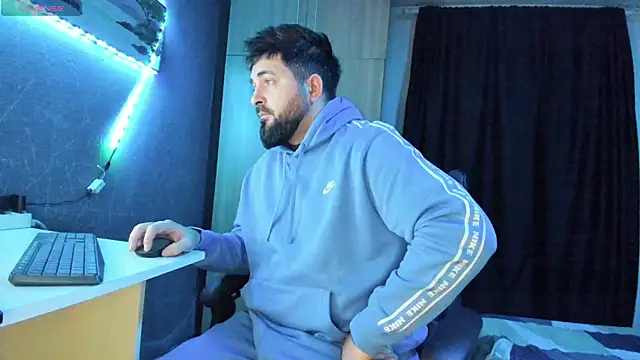 Snapshot of Eduu2322 chatting on 02-06-25, 11:04 Eduu2322 online show from 02-06-25, 11:04