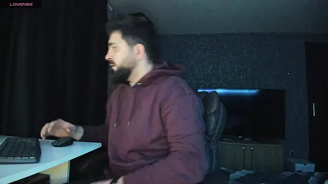 Snapshot of Eduu2322 chatting on 12-31-24, 11:28 Eduu2322 online show from 12-31-24, 11:28