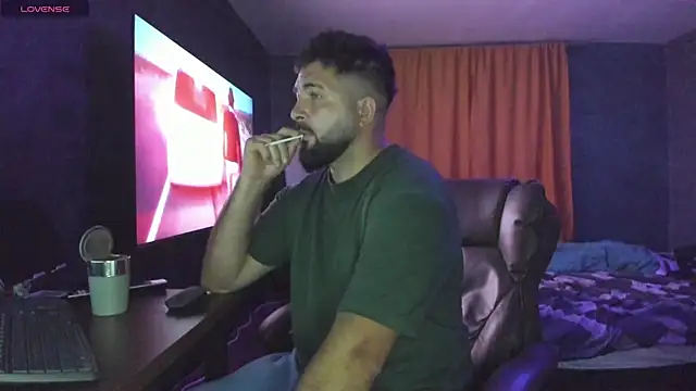 Snapshot of Eduu2322 chatting on 09-19-25, 07:18 Eduu2322 online show from 09-19-25, 07:18