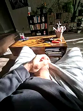 Snapshot of Cemg chatting on 11-14-25, 06:33 Cemg online show from 11-14-25, 06:33