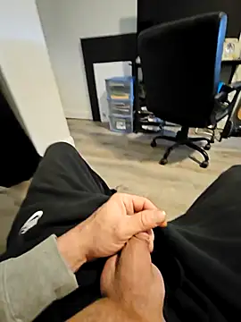 Snapshot of Cemg chatting on 02-07-26, 04:37 Cemg online show from 02-07-26, 04:37