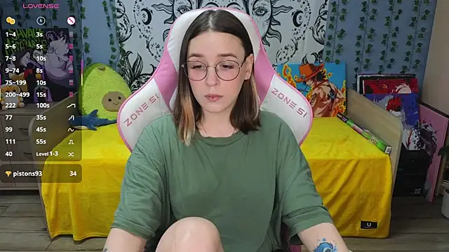 Snapshot of Sweet_frosti chatting on 03-18-25, 01:57 Sweet frosti online show from 03-18-25, 01:57
