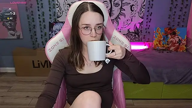 Snapshot of Sweet_frosti chatting on 09-10-25, 03:38 Sweet frosti online show from 09-10-25, 03:38
