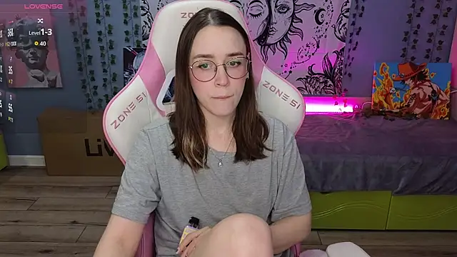 Snapshot of Sweet_frosti chatting on 09-19-25, 03:32 Sweet frosti online show from 09-19-25, 03:32