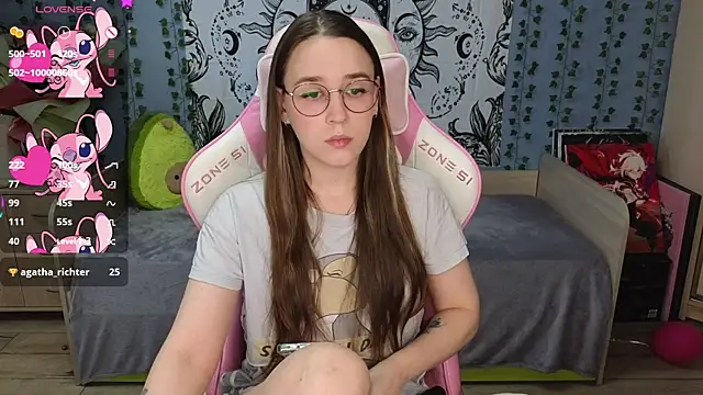 Snapshot of Sweet_frosti chatting on 02-20-25, 03:34 Sweet frosti online show from 02-20-25, 03:34