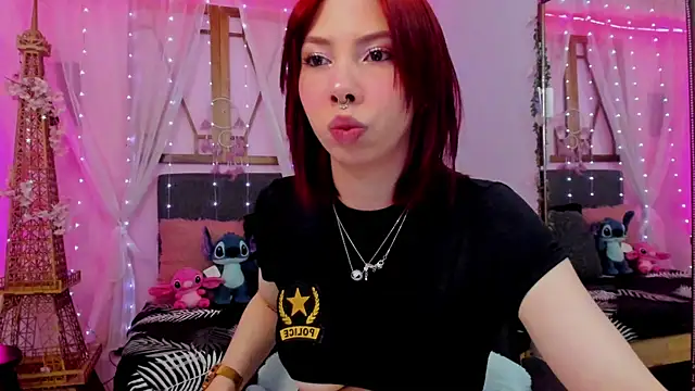 Snapshot of laura_olssen chatting on 09-18-25, 12:19 laura olssen online show from 09-18-25, 12:19