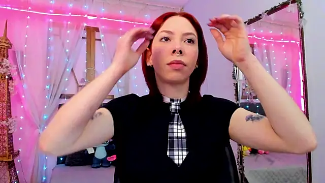 Snapshot of laura_olssen chatting on 09-26-25, 12:23 laura olssen online show from 09-26-25, 12:23