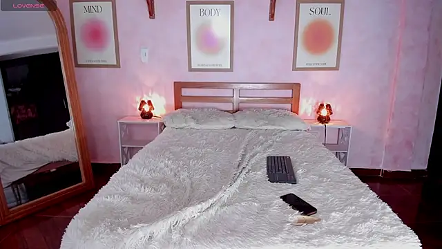 AliceBanks online show from 10-31-25, 01:30