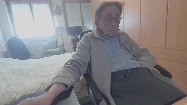 Snapshot of papillonhotofficial chatting on 03-02-25, 10:05 papillonhotofficial online show from 03-02-25, 10:05