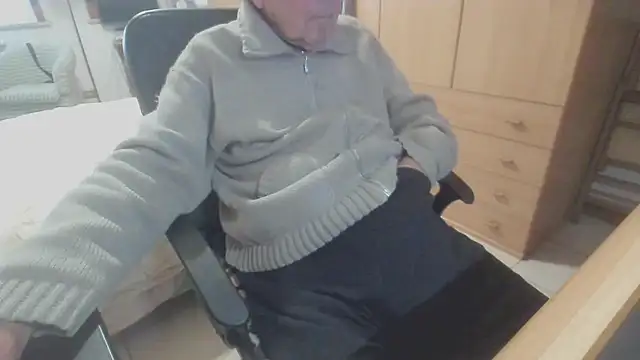 Snapshot of papillonhotofficial chatting on 10-05-25, 08:05 papillonhotofficial online show from 10-05-25, 08:05