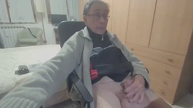 Snapshot of papillonhotofficial chatting on 11-09-25, 04:55 papillonhotofficial online show from 11-09-25, 04:55