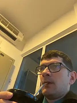 Juliano2289 online show from 04-28-26, 01:59