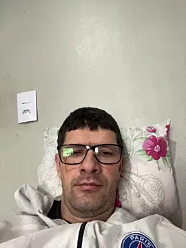 Juliano2289 online show from 06-12-26, 04:27