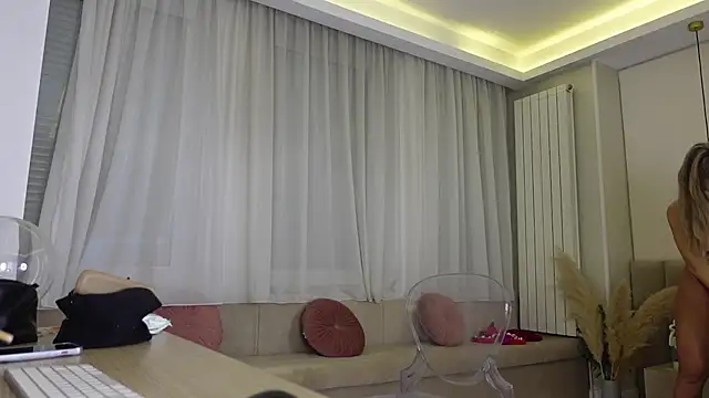 HaileyRoses online show from 10-18-25, 04:58