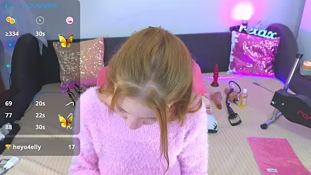 Snapshot of AlexaStoun chatting on 10-15-25, 02:14 AlexaStoun online show from 10-15-25, 02:14