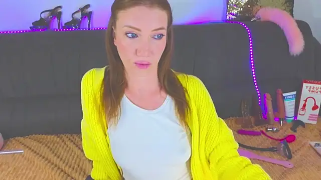 Snapshot of AlexaStoun chatting on 03-20-25, 02:42 AlexaStoun online show from 03-20-25, 02:42