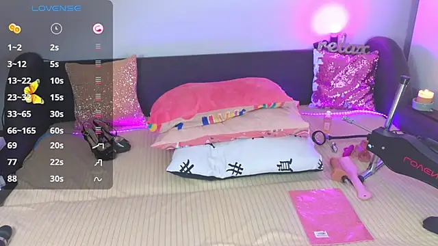 Snapshot of AlexaStoun chatting on 10-13-25, 01:56 AlexaStoun online show from 10-13-25, 01:56