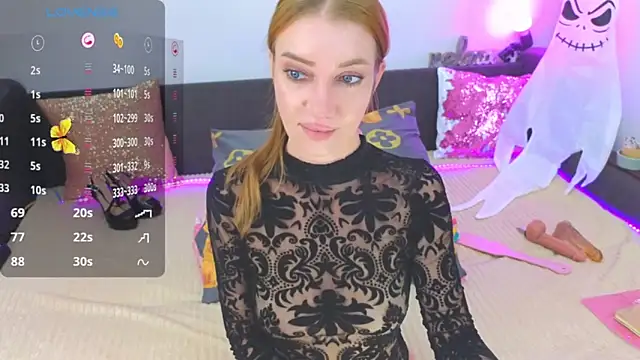 Snapshot of AlexaStoun chatting on 10-29-25, 10:03 AlexaStoun online show from 10-29-25, 10:03