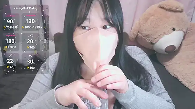 yuinyan3150 online show from 05-27-26, 11:34