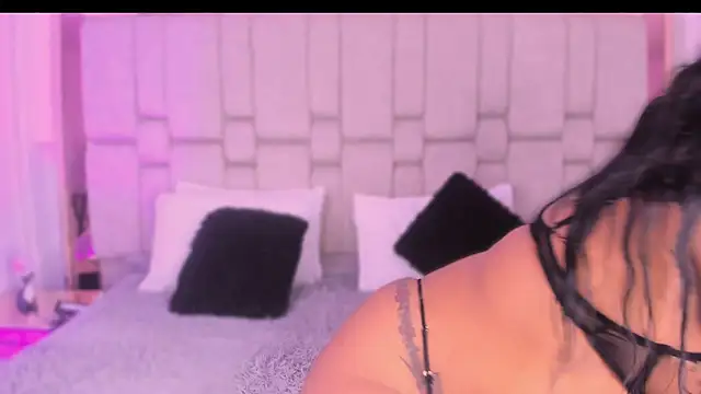 mary kisses online show from 11-28-25, 08:20