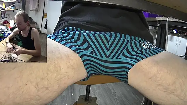 Snapshot of Happy_Michal chatting on 12-19-24, 02:57 Happy Michal online show from 12-19-24, 02:57