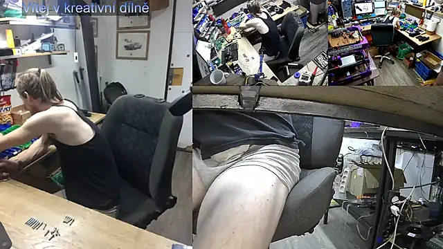 Snapshot of Happy_Michal chatting on 01-21-25, 11:13 Happy Michal online show from 01-21-25, 11:13