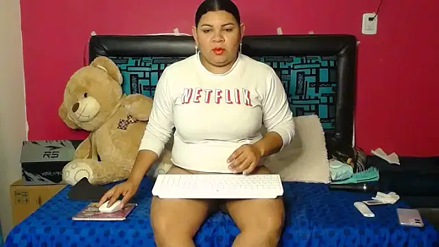 karolhot916 online show from 09-11-25, 08:36