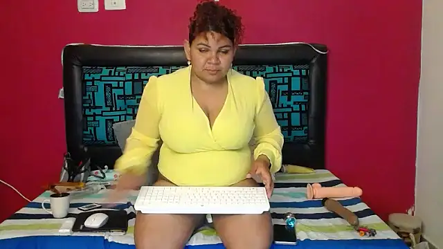 karolhot916 online show from 11-05-25, 02:47