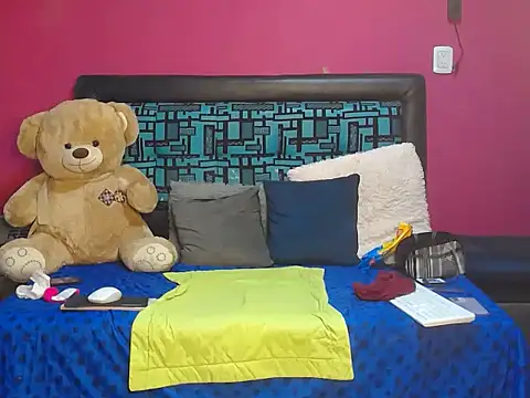 karolhot916 online show from 09-18-25, 08:39