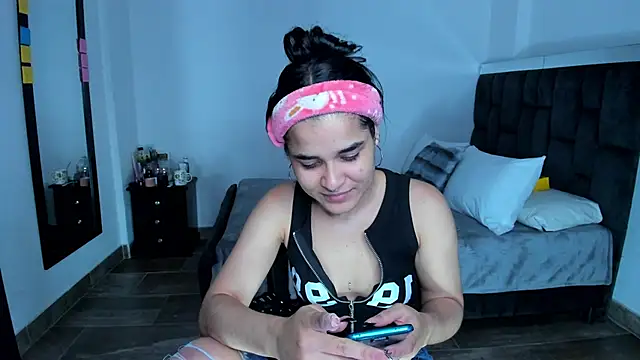 SweetMegan 1 online show from 02-11-25, 03:18