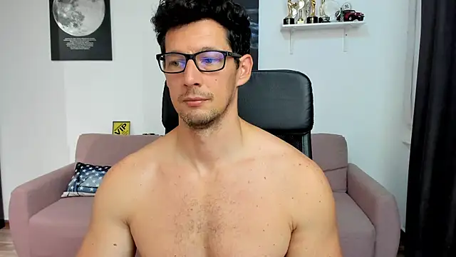Snapshot of BrutusK08 chatting on 07-11-26, 06:24 BrutusK08 online show from 07-11-26, 06:24