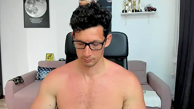 Snapshot of BrutusK08 chatting on 06-19-26, 05:57 BrutusK08 online show from 06-19-26, 05:57