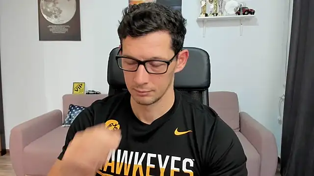 BrutusK08 online show from 11-17-25, 07:12