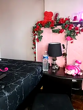 Snapshot of Lia_Roxx chatting on 03-05-25, 04:57 Lia Roxx online show from 03-05-25, 04:57