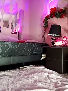 Snapshot of Lia_Roxx chatting on 02-23-25, 06:01 Lia Roxx online show from 02-23-25, 06:01