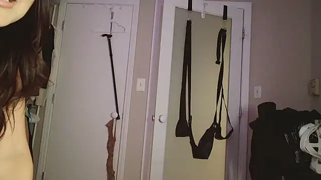 Tipsy Toes Daisy online show from 01-24-25, 04:05