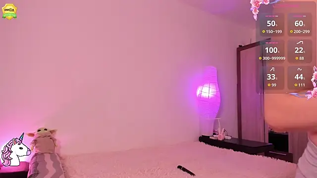 EvaUniporn online show from 10-21-25, 04:39