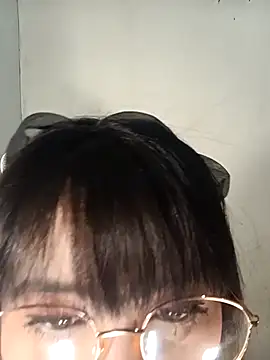 Snapshot of Chall_mee chatting on 02-17-26, 07:22 Chall mee online show from 02-17-26, 07:22