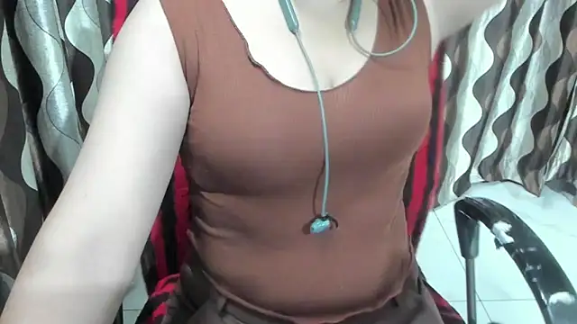 Snapshot of Kaur_Jannat chatting on 09-19-25, 06:12 Kaur Jannat online show from 09-19-25, 06:12