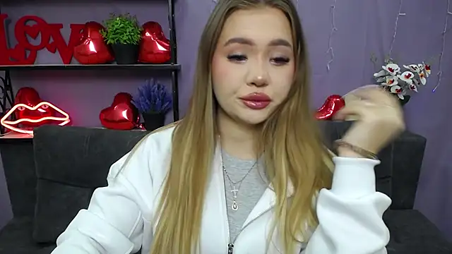 Snapshot of StacyYellig chatting on 03-04-25, 08:49 StacyYellig online show from 03-04-25, 08:49