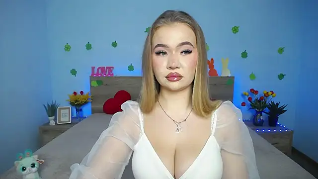 Snapshot of StacyYellig chatting on 03-21-25, 11:12 StacyYellig online show from 03-21-25, 11:12